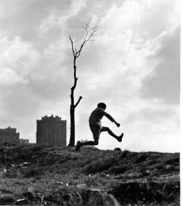 Robert Doisneau, "La poterne des peupliers, Paris 1934"